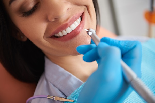 How Cosmetic Dentistry Improves Oral Health