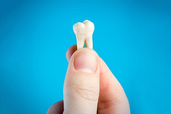 A General Dentist Helps You Decide Whether To Pull or Save a Tooth from Lee Family and Cosmetic Dentistry in Oxford, MS